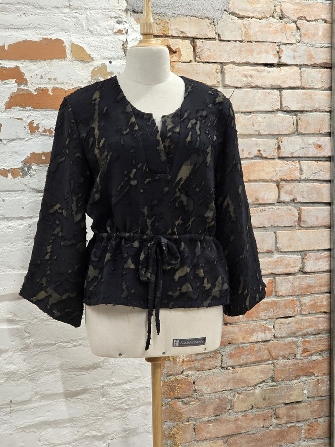 Bluse mit Kaftan-Ausschnitt