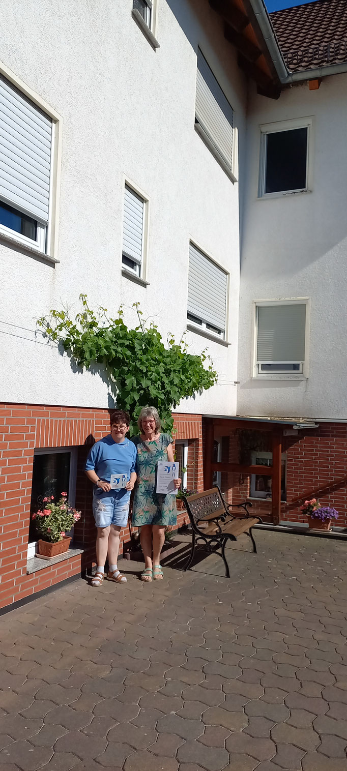 Frau Passauer un Tochter Badenhausen