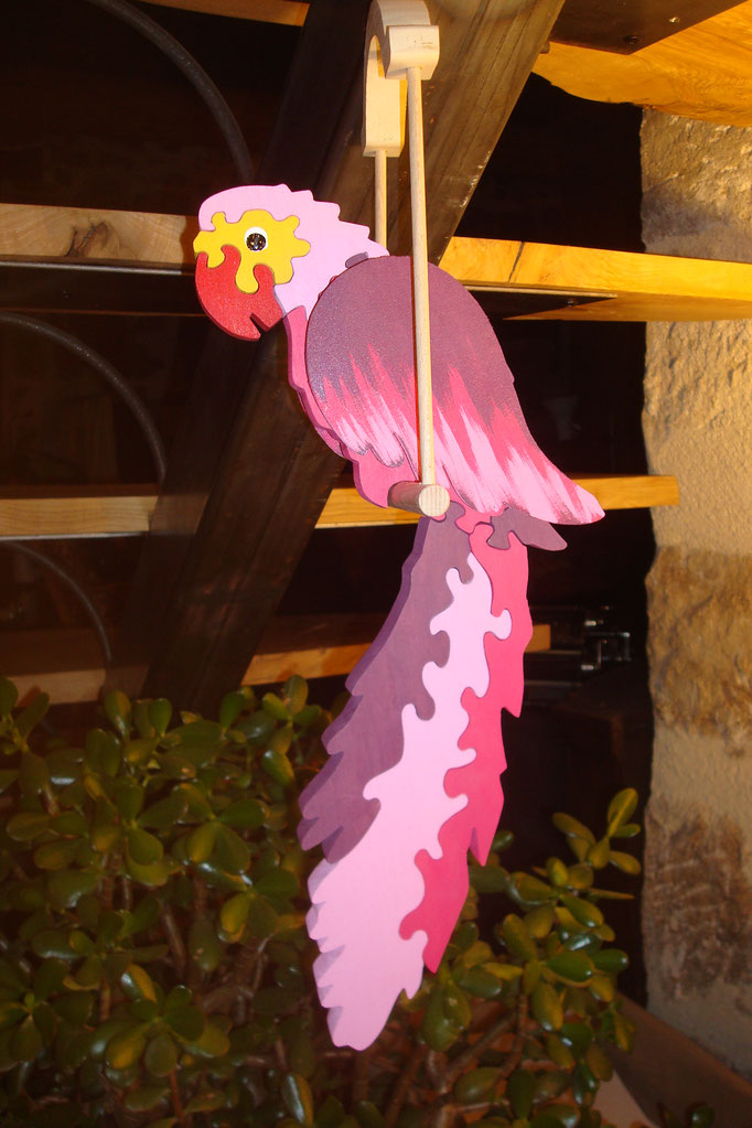 Perroquet avec ailes rose H= 43cmx L=20cm x ép= 3 cm -->34€