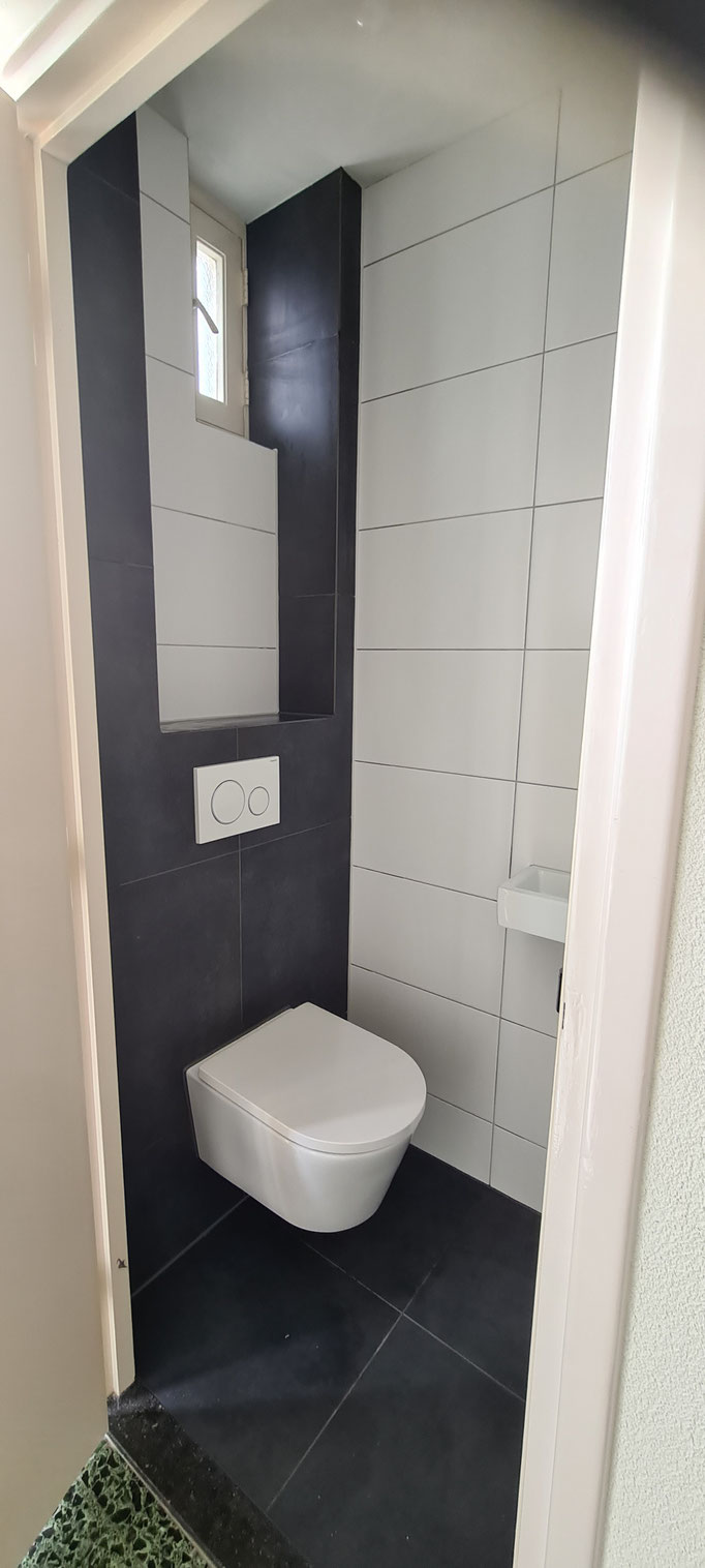 BTK Tegelzetters Venlo - tegelwerk toilet te St Odiliënberg