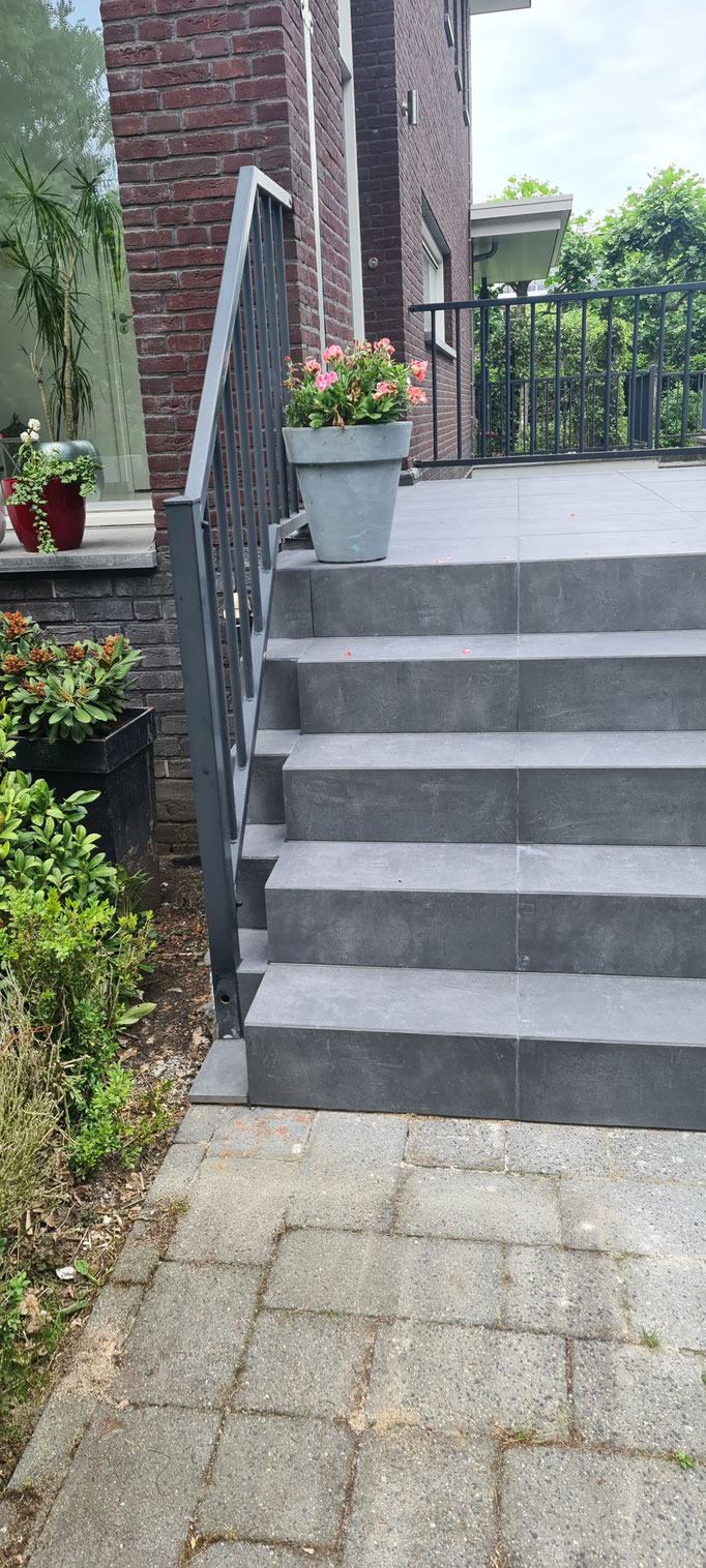 BTK Tegelzetters Venlo - trap en bordes te Venlo