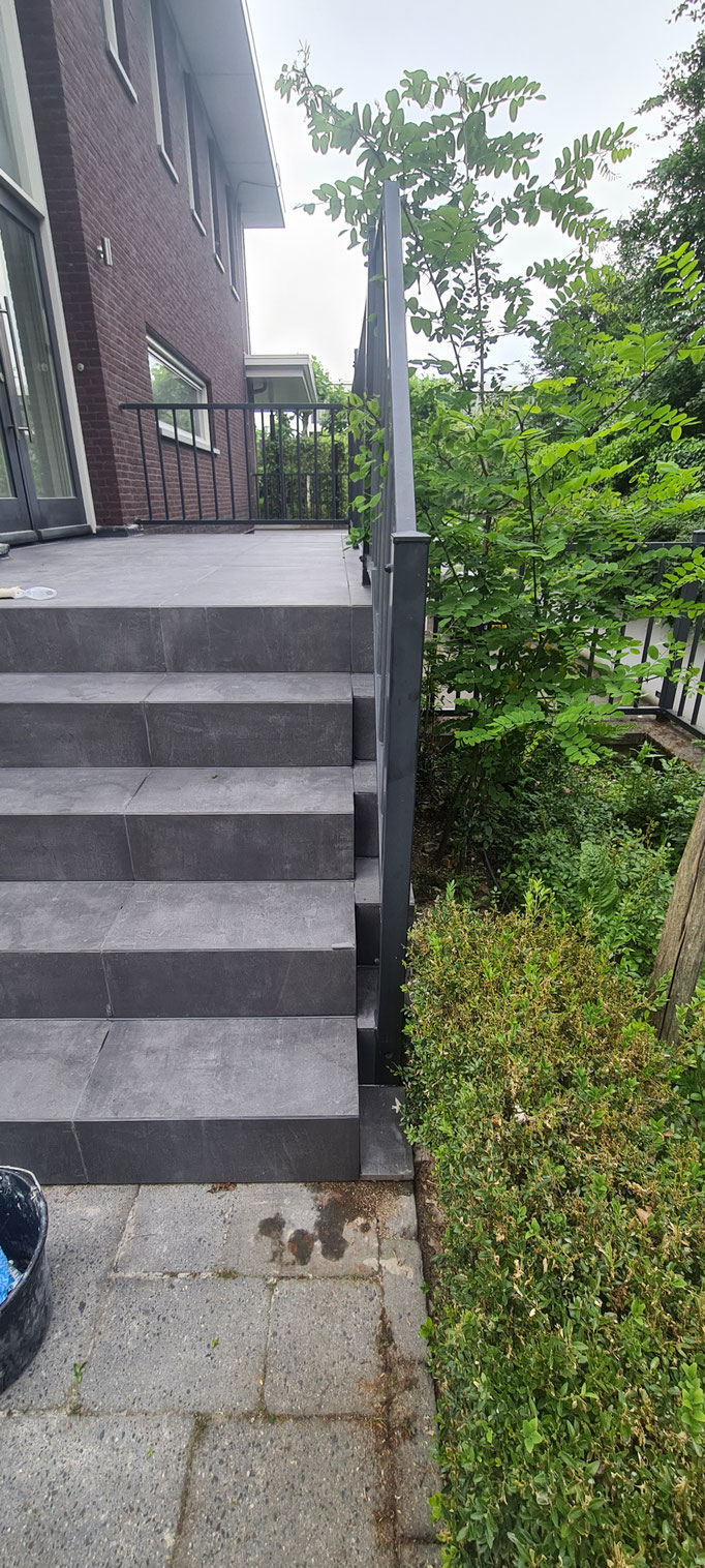 BTK Tegelzetters Venlo - trap en bordes te Venlo