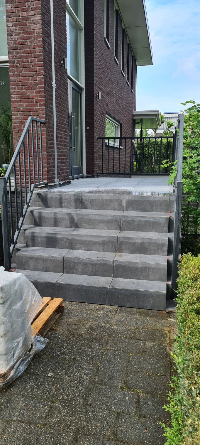 BTK Tegelzetters Venlo - trap en bordes te Venlo