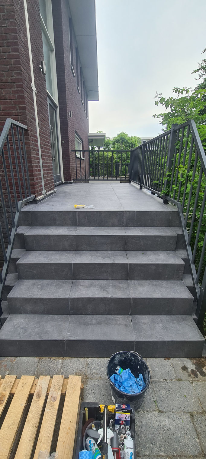 BTK Tegelzetters Venlo - trap en bordes te Venlo