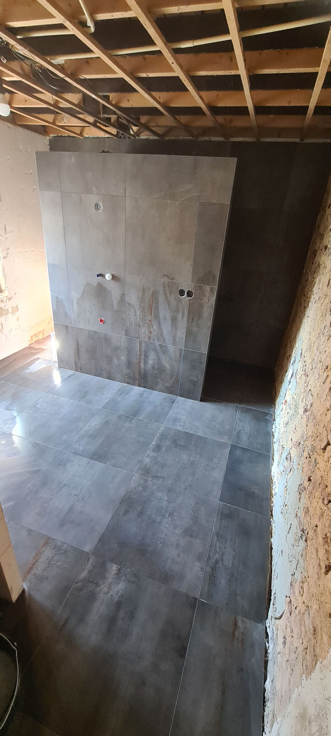 BTK Tegelzetters Venlo - tegelwerk inwassen  - badkamer te Simpelveld