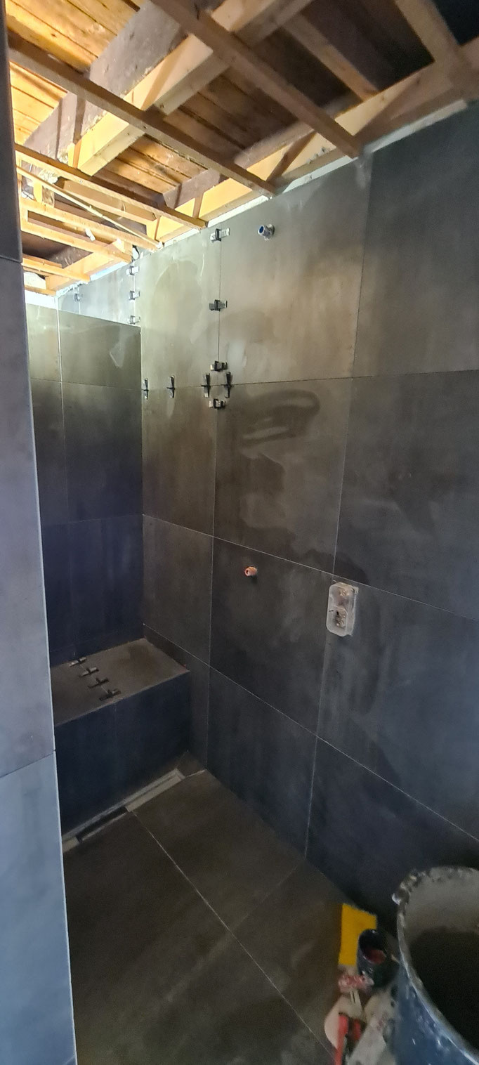 BTK Tegelzetters Venlo - tegelwerk wanden  - badkamer te Simpelveld