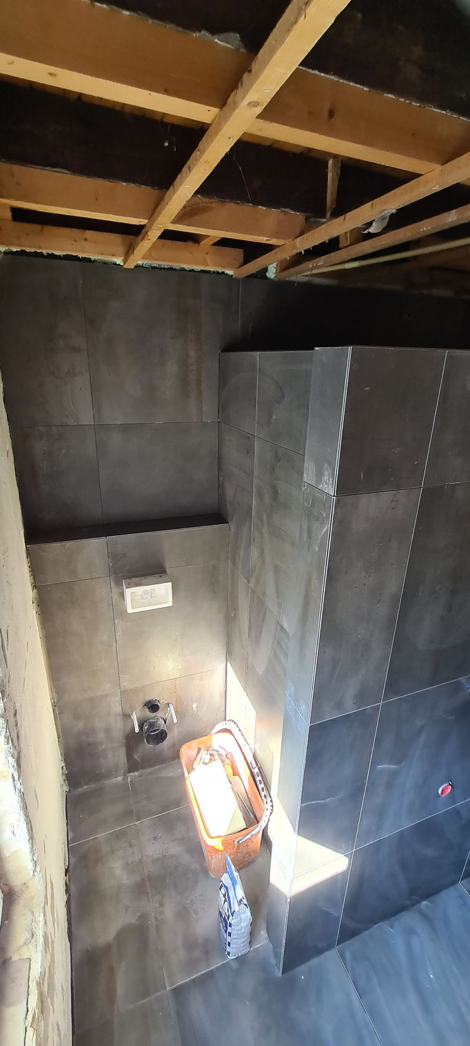 BTK Tegelzetters Venlo - tegelwerk inwassen  - badkamer te Simpelveld