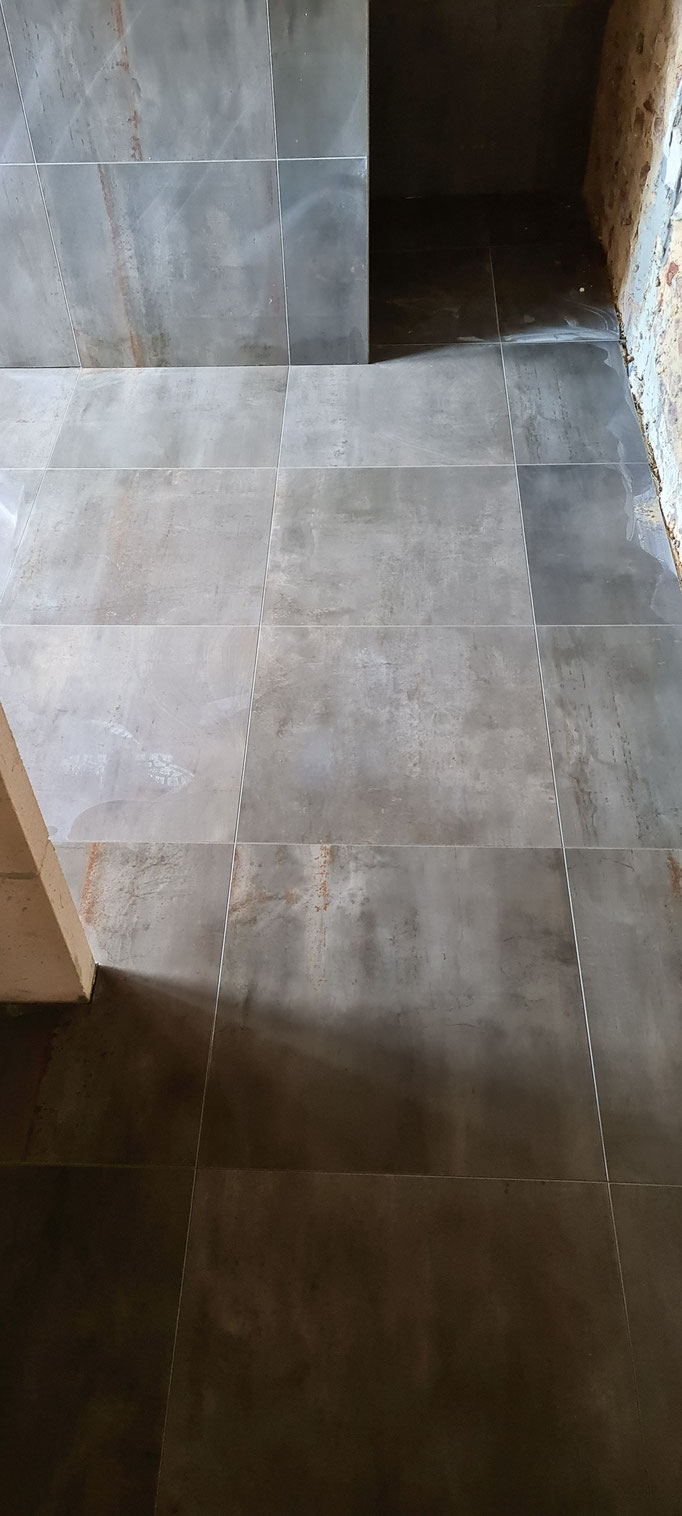 BTK Tegelzetters Venlo - kitwerk - badkamer te Simpelveld