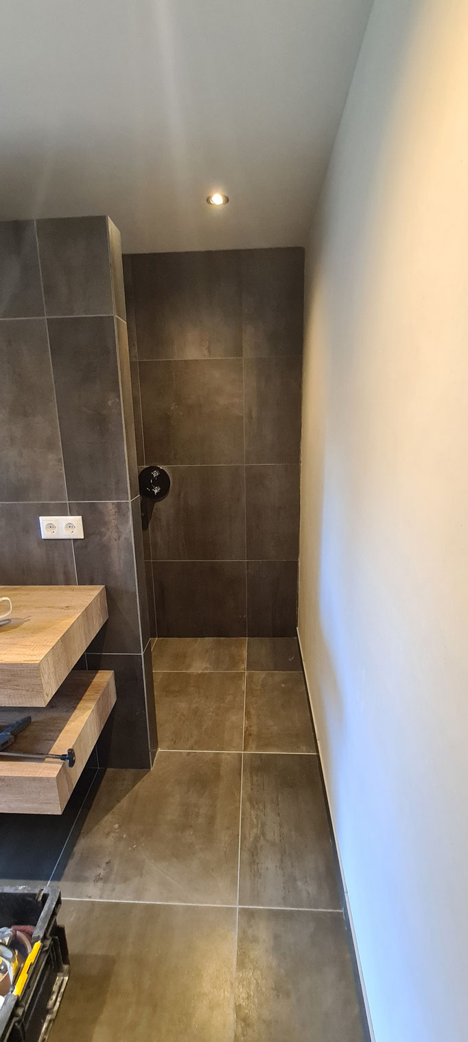BTK Tegelzetters Venlo - eindresultaat nieuw te realiseren badkamer te Simpelveld