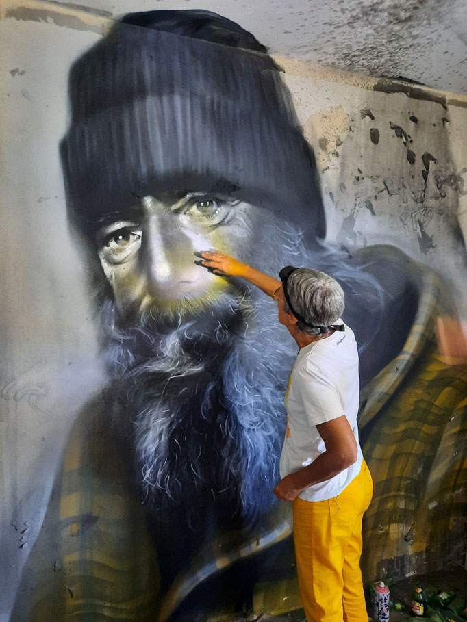 Hélène à Street-Art-City - Lurcy-Lévis (Allier) 2022