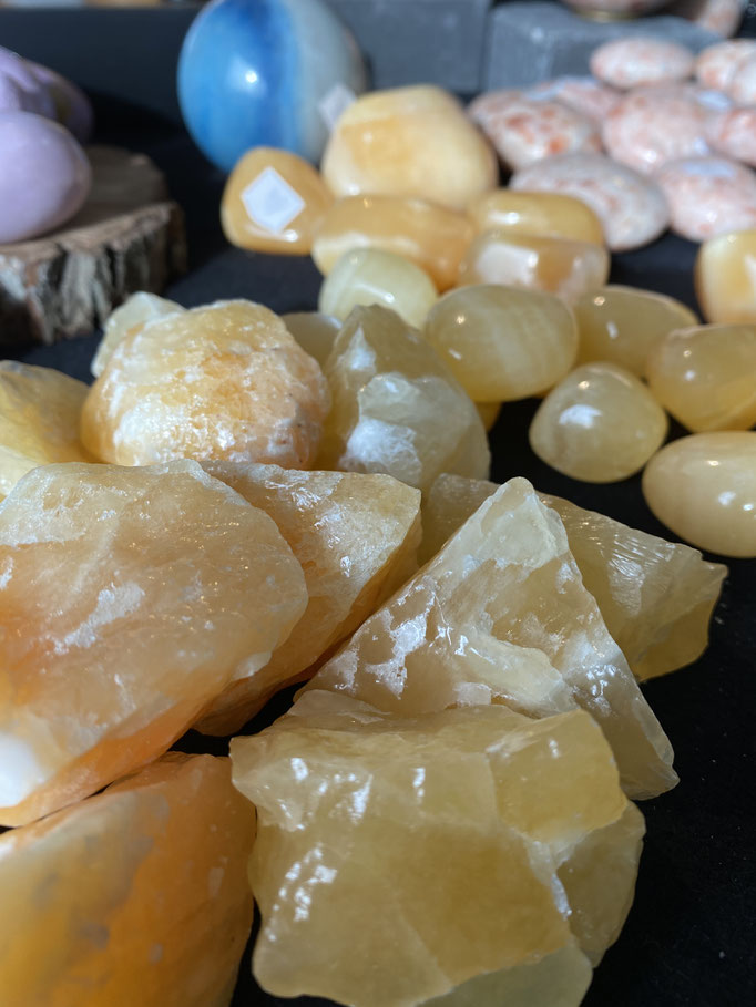 Calcite Jaune - Nimalaé - Lithothérapie et boutique de pierres et cristaux