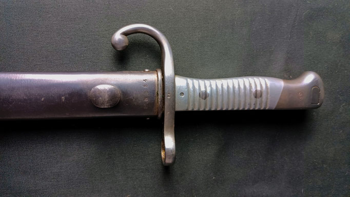 Baïonnette Mauser argentin modèle 1891 detail bouton de fourreau 