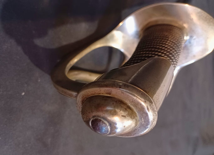 sabre de cavalerie légère modèle 1822 modifié 82 detail de la rivure 