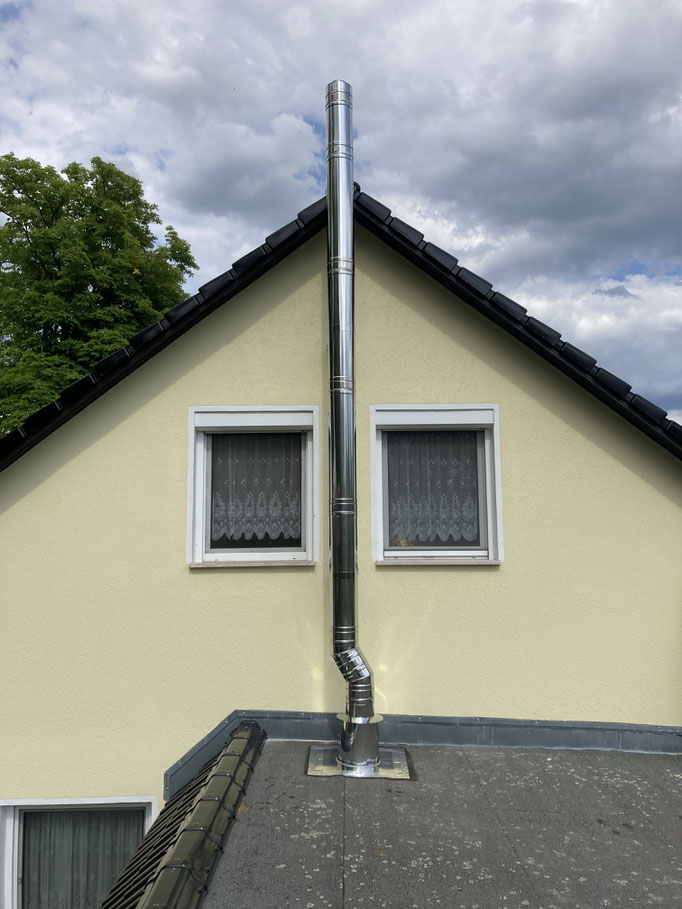 Schornstein durch Garagendach Neuruppin
