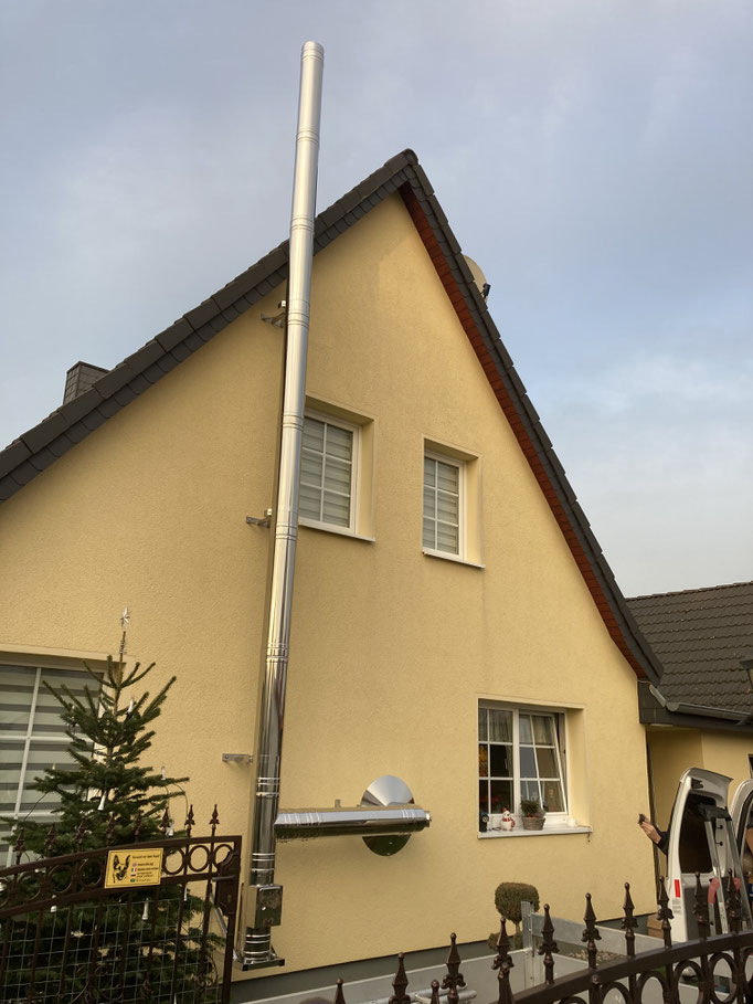 Edelstahlschornstein mit Versatz Leegebruch