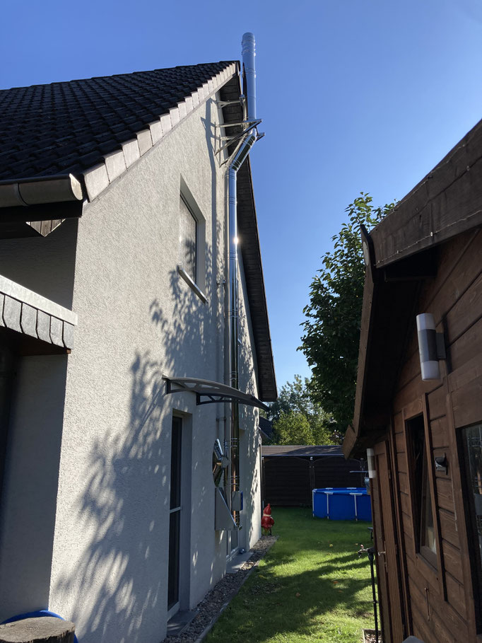 Außenschornstein mit 2 mal 30 Grad Verzug Birkenwerder