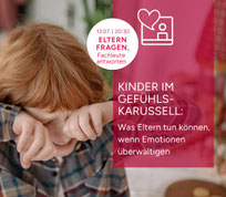 Muntter schimpft mit Jungen. Sie hat einen erhobenen Zeigefinger.