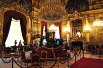 Musée du Louvre en soirée
