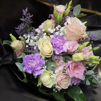 Blumenstrauß lila Pastell romantisch Liebe München Blumenladen Sendling
