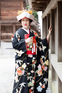 黒引き振袖での神社挙式