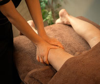 <img src="massage.jpg" alt="AKALANEWSこだわりの施術内容画像２">