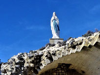 La vierge de l'ancien donjon du château