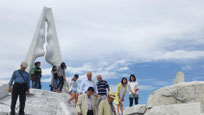 瀬戸内海の島々を望むホテルで、瀬戸内海の幸を満喫いたしました。2次会では、いつものとおり、某氏の話題を中心に笑いが絶えませんでした。 