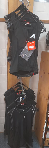 Verschiedene Ski Protectoren
