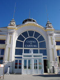 gite vue mer - Cabourg - Normandie - La plage  Cabourg - Appartement - les Marines de Cabourg - séjour - vacances - week-end weekend équipement bébé Thalasso thalazur casino hippodrome golf plage du débarquement Caen houlgate  location ouistreham deauvile