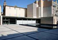 Entrada al museo de la Almoina  por la plaza de Junio Bruto de la Ciudad de Valencia.