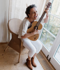 AnneMarie Hoeller - Sängerin - Concerts - Vocal Mentor - Lust Coach - Vocal Retreat voice unleashed - entfessle deine Stimme
