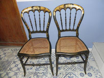 Paire de chaises en bois noirci et dorure époque Napoléon III