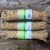 Grobes Grassband für Bindearbeiten im Garten
