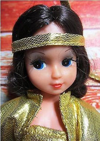 Close Up of a Popstar Fleur with Ballerina facemold. Picture from Worthpoint.