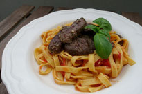 Spaghetti mit Tomaten-Sugo und Lammfilet Rezept Food Blog Pi mal Butter Mädchenvöllerei Saarland