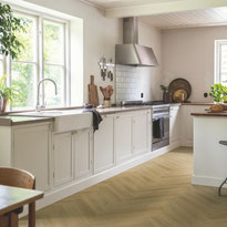 Pavimento PVC incastro, SPC spina di pesce rovere con materassino acustico integrato