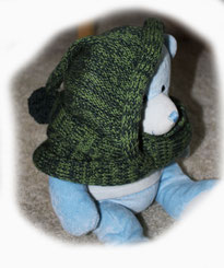 Halsteil mit Kapuze und Bommel aus Wolle gestrickt von ritsch-ratsch