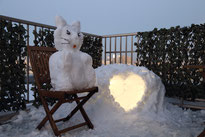 雪だるまとカマクラ作ったよ〜