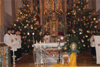 Pfarrer Arnold zelebrierte die Christmette in der Wallfahrtskirche. 
