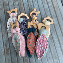 Les anneaux de dentition en bois et tissu