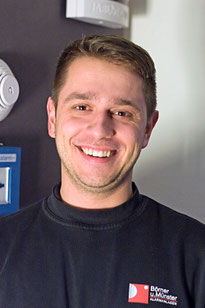 Tim Großmann Techniker im Außendienst tätig, Wartungen 