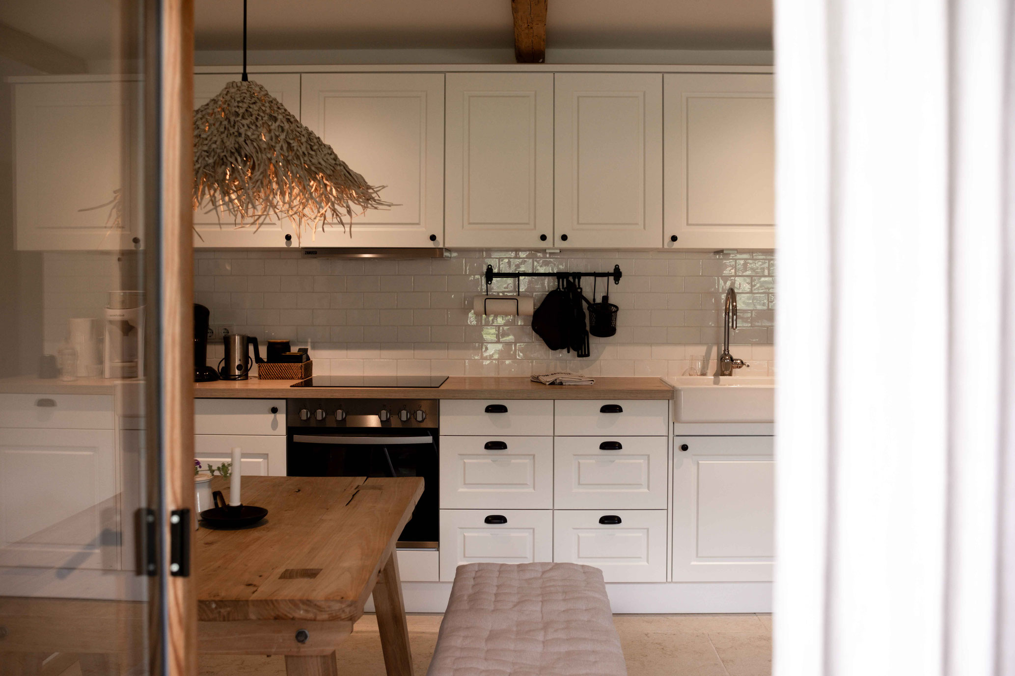 DER SCHMIEDHOF Bayrischzell: Boho Design Apartmenthaus in einem denkmalgeschützten Hof im bayerischen Alpenvorland. Stilvolle Ferienwohnungen mit Bergblick für ruhige, naturnahe Auszeiten. Member of Mountain Hideaways _fullwidth-story-splash