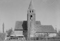 L'église Saint-Martin-des-Loges photographiée par un soldat allemand, 1940 - Crédit : Marburg