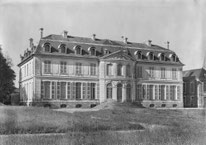"Le château du grand lucé sous l'occupation, les jardins laissés en friche, 1940-1944"