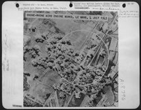 Photo en temps réel du bombardement sur l'usine Gnome & Rhône, le 4 juillet 1943 - Crédit : Archives US