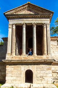 Tempietto sul Clitunno