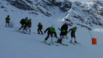 Slalomtraining am Hintertuxer Gletscher