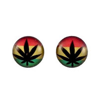 Boucles d'oreilles puces rondes feuilles de cannabis noires sur fond rasta