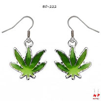 Boucles d'oreilles pendantes feuilles de cannabis vertes