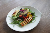 Halloumi Wildkräuter Salat - Mädchenvöllerei Pi mal Butter Food Blog Saarland Kochen Rezepte Cooking Cook
